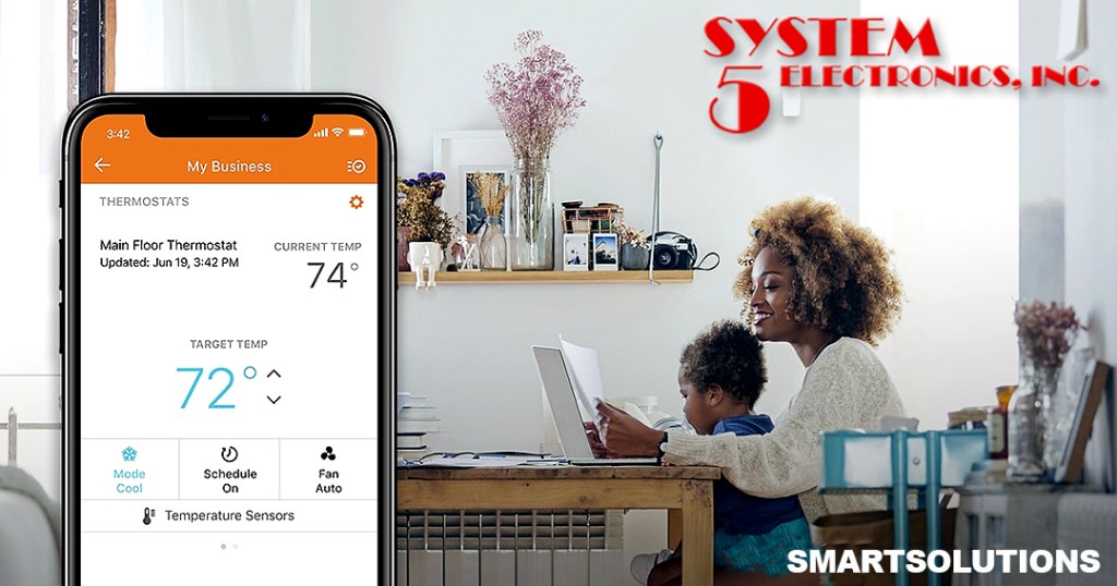 نمایشگر SmartThermo در آشپزخانه صنعتی برای کنترل دما و رطوبت
