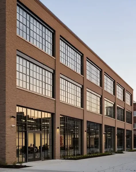 اجرای پروژه‌های صنعتی بزرگ IndustrialProjects
