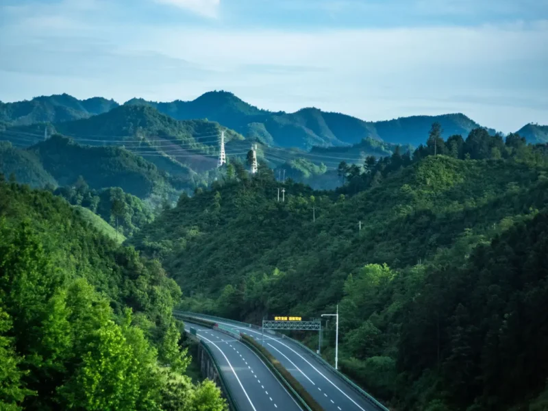 خدمات اجرای پروژه‌های راه‌سازی HighwayConstruction